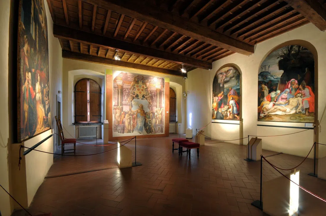 Volterra — Museums of Volterra (Teatro Romano, Palazzo dei Priori), Florence