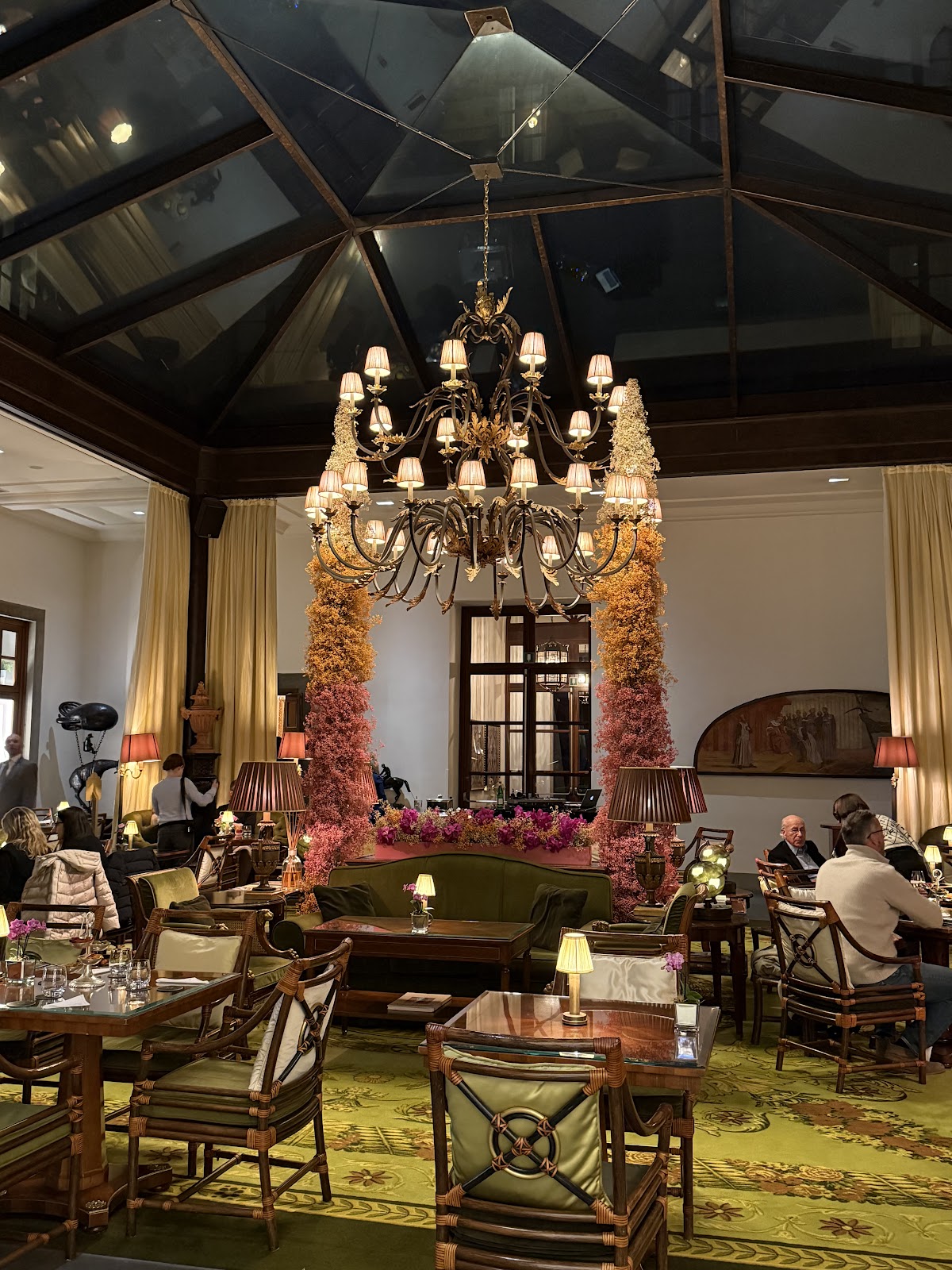 Atrium Bar — photo 2