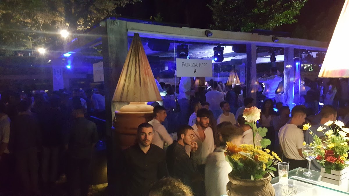 Flo Lounge Bar — photo 2