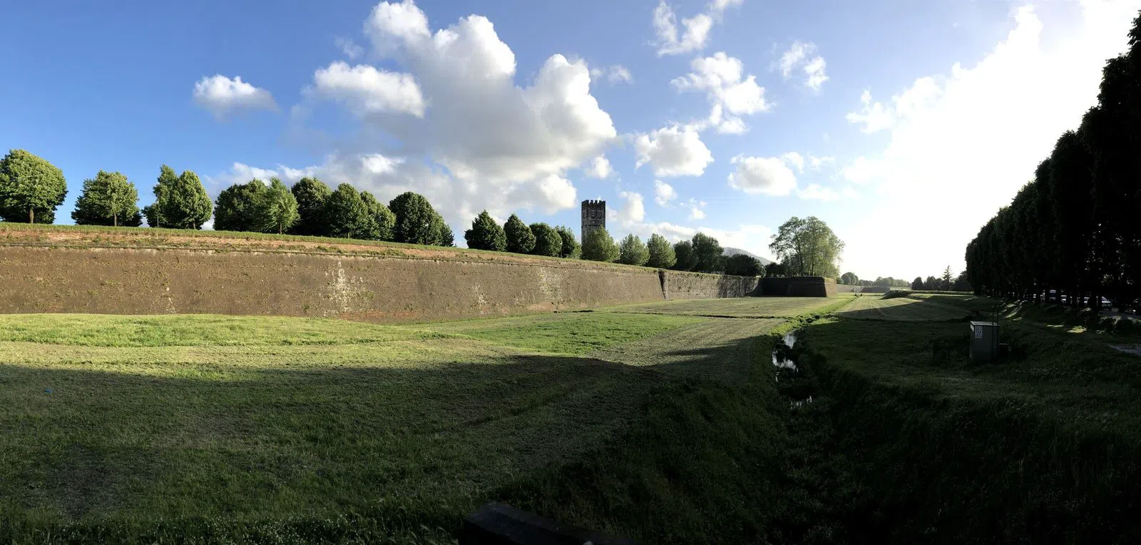 Lucca — muralhas da cidade e Torre Guinigi, Florença