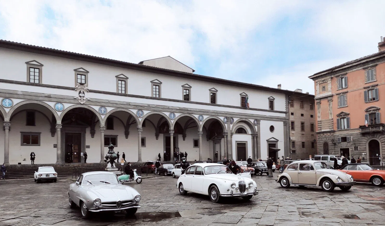 Florence's Santissima Annunziata quarter on foot